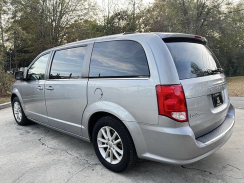 Used 2019 Dodge Grand Caravan SXT image 10