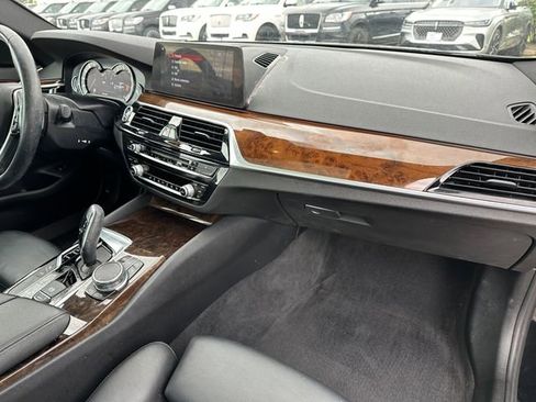 Used 2018 BMW 530i xDrive image 11