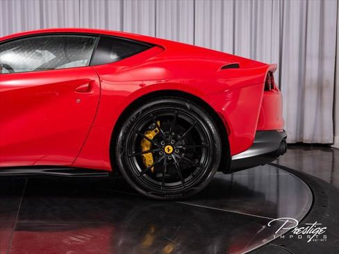 Used 2020 Ferrari 812 Superfast RWD image 10