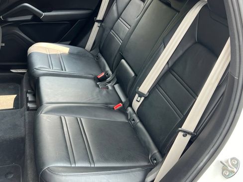 Certified 2023 Porsche Cayenne Platinum Edition AWD/4WD image 18