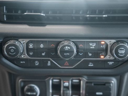 New 2026 Jeep Wrangler Unlimited Rubicon AWD/4WD image 23