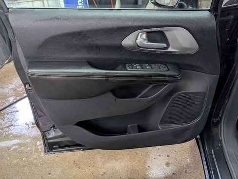 New 2026 Chrysler Voyager LX image 13