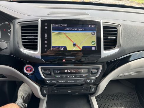 Used 2018 Honda Pilot Touring image 11