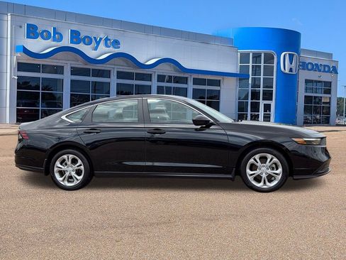 Used 2023 Honda Accord LX image 4