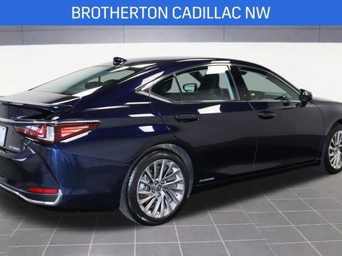 Used 2020 Lexus ES 300h w/ Accessory Package image 7