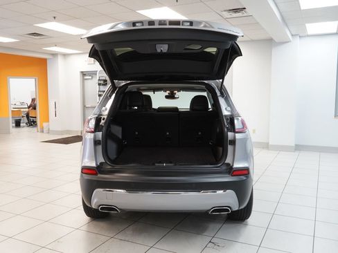 Used 2019 Jeep Cherokee Limited AWD/4WD image 10