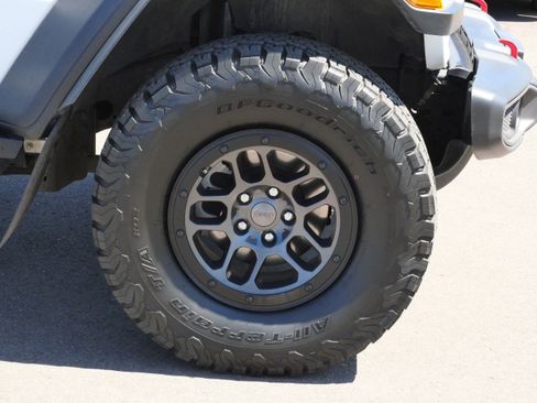 Used 2023 Jeep Wrangler Unlimited Rubicon w/ Xtreme 35 Tire Package AWD/4WD image 15