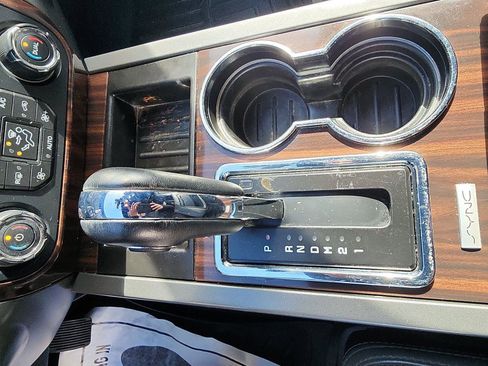 Used 2017 Ford Expedition EL Platinum image 19