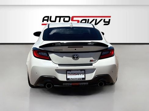 Used 2025 Toyota GR86 Premium w/ ALL Weather Mat Package (TMS) RWD image 6