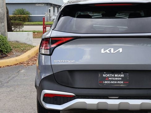 Used 2025 Kia Sportage EX image 14