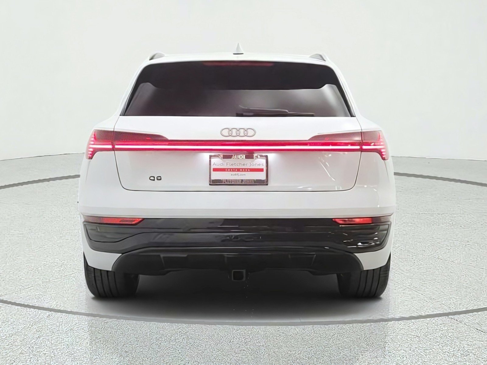 Used 2024 Audi Q8 e-tron Premium AWD/4WD image 6