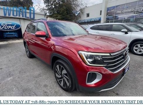 Used 2024 Volkswagen Atlas SE w/ Panoramic Sunroof Package image 7