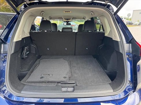 Certified 2026 Nissan Rogue SL FWD image 10