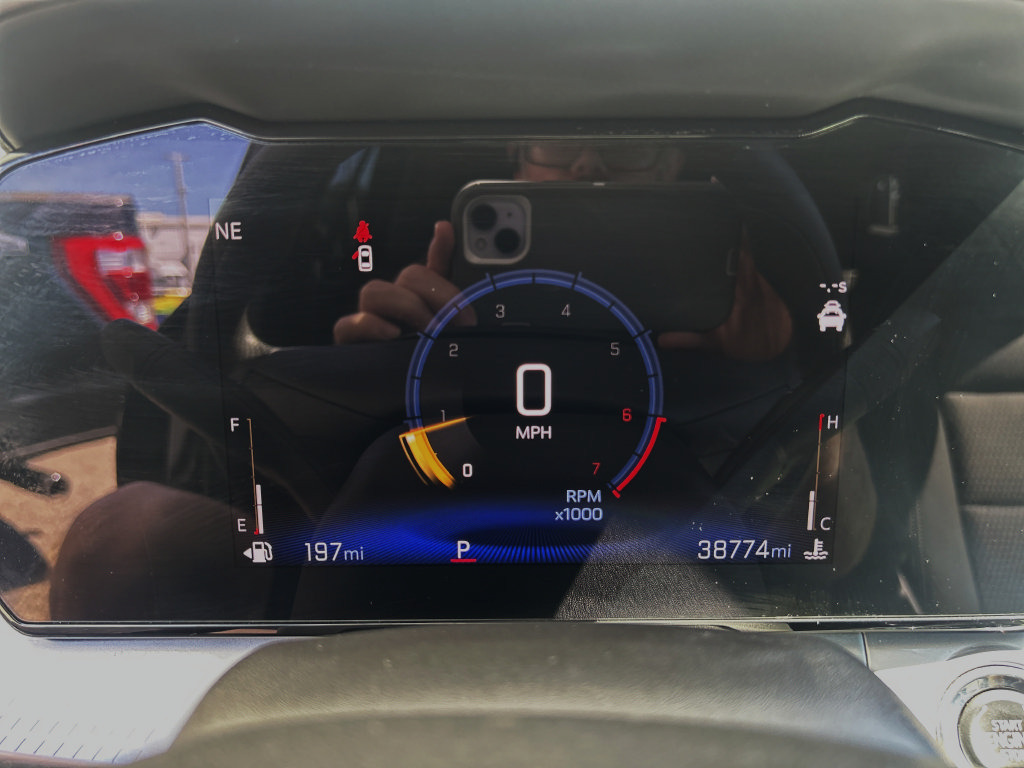 Used 2025 Chevrolet Trax LT FWD image 16