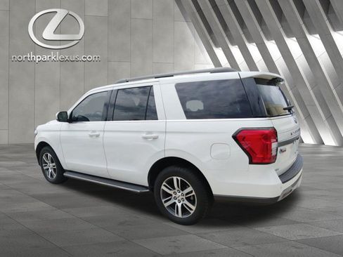 Used 2023 Ford Expedition XLT RWD image 2