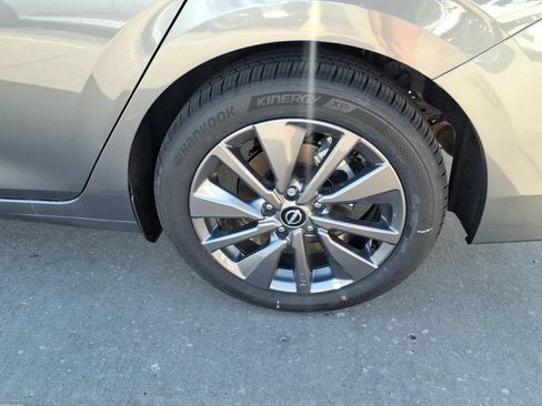 New 2026 Nissan Sentra SL w/ Floor Mat Package FWD image 10