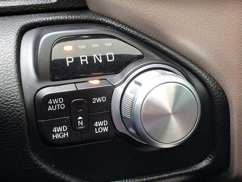 Used 2019 RAM 1500 Laramie AWD/4WD image 15