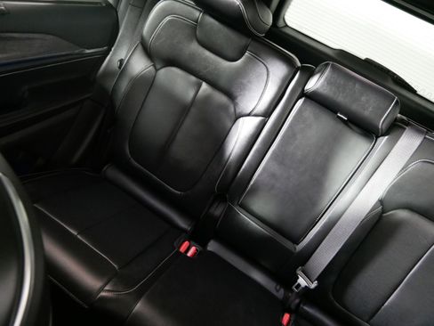 Used 2022 Jeep Grand Cherokee Overland w/ Luxury Tech Group IV image 12