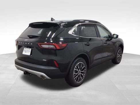 New 2026 Ford Escape SE w/ Class II Trailer Tow Package image 4