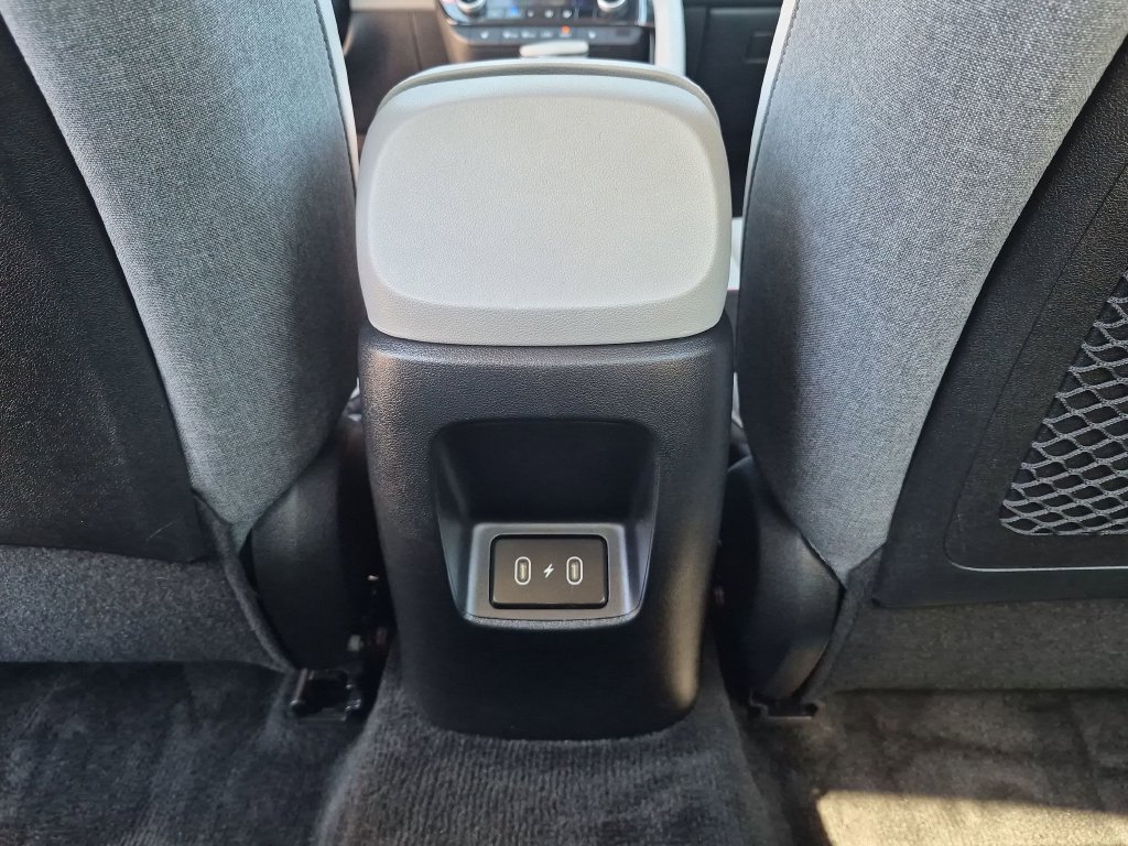 Used 2025 Hyundai Elantra Limited FWD image 38