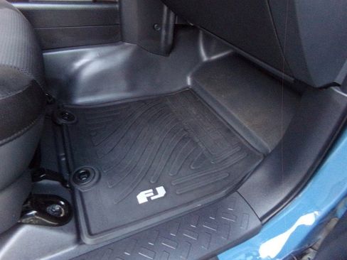 Used 2011 Toyota FJ Cruiser 4WD w/ Convenience Pkg image 84