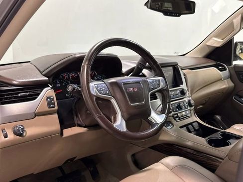 Used 2020 GMC Yukon XL SLT w/ Open Road Package RWD image 13