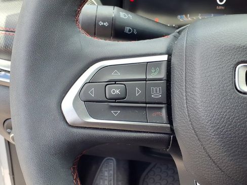 Used 2025 Jeep Compass Trailhawk w/ Trailhawk Elite Group AWD/4WD image 21