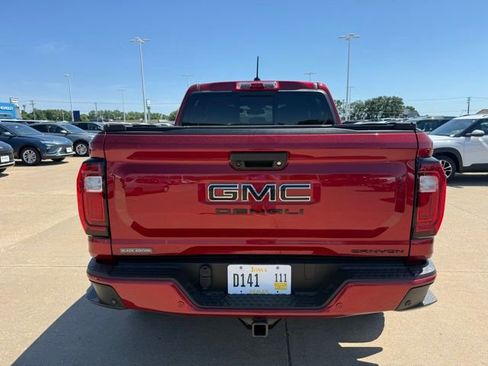 Used 2025 GMC Canyon Denali AWD/4WD image 4