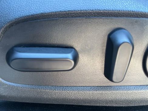 Used 2021 Chevrolet Equinox LT image 15