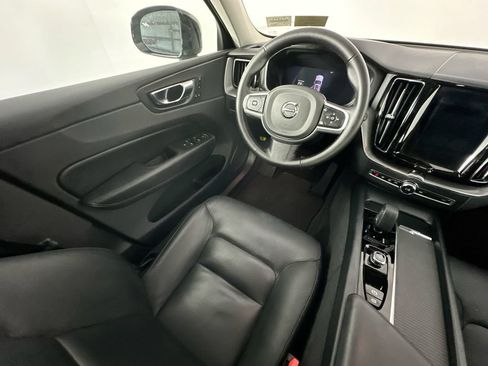 Used 2024 Volvo XC60 B5 Core w/ Climate Package AWD/4WD image 9