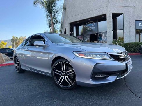 Used 2017 Honda Accord Touring image 13