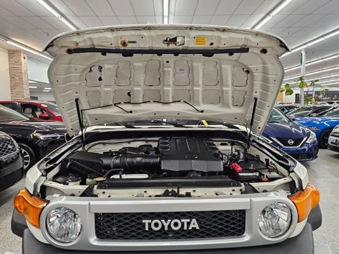 Used 2013 Toyota FJ Cruiser 4WD w/ Upgrade Pkg image 35