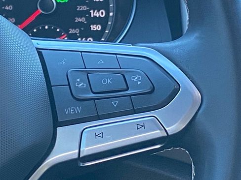 Used 2021 Volkswagen Atlas Cross Sport SE image 5