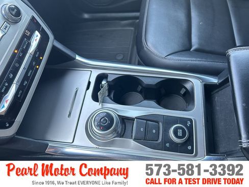 Used 2021 Ford Explorer XLT w/ Equipment Group 202A AWD/4WD image 19
