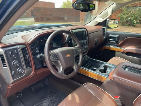 Used 2017 Chevrolet Silverado 1500 High Country image 11