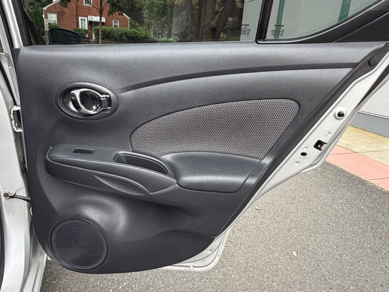 Used 2016 Nissan Versa SV FWD image 17