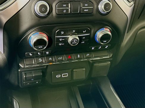 Used 2020 GMC Sierra 1500 SLT w/ SLT Premium Package image 10