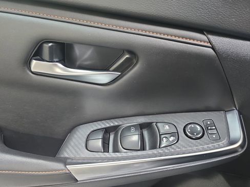 Used 2023 Nissan Sentra SR w/ Electronics Package FWD image 25