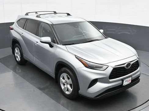 Used 2022 Toyota Highlander L AWD/4WD image 26