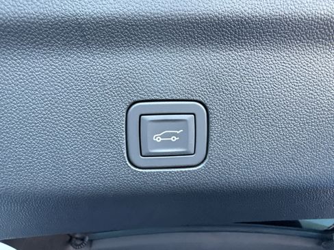 New 2026 Chevrolet Suburban LT w/ Comfort Package AWD/4WD image 18