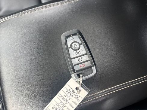 Used 2021 Ford Explorer XLT w/ Equipment Group 202A image 31