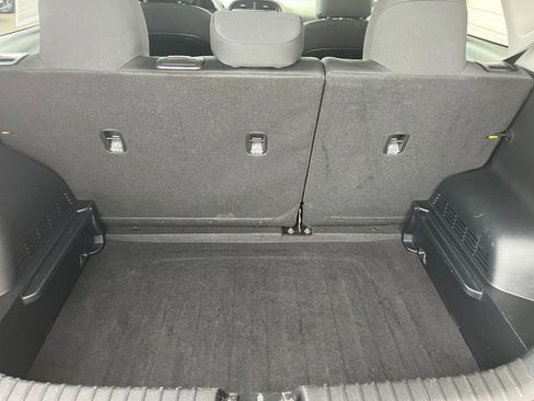 Used 2025 Kia Soul LX w/ LX Technology Package FWD image 30
