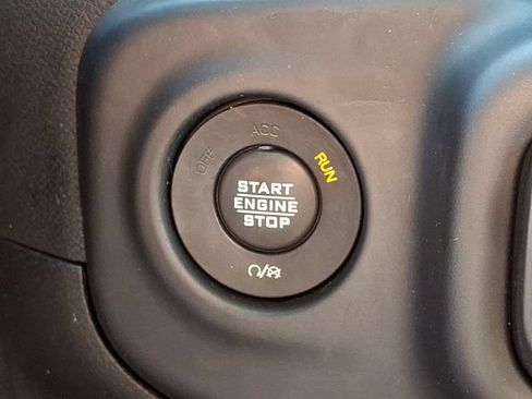 Used 2020 Jeep Gladiator Overland AWD/4WD image 27