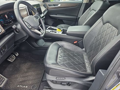 Certified 2024 Volkswagen Atlas SEL Premium R-Line AWD/4WD image 37