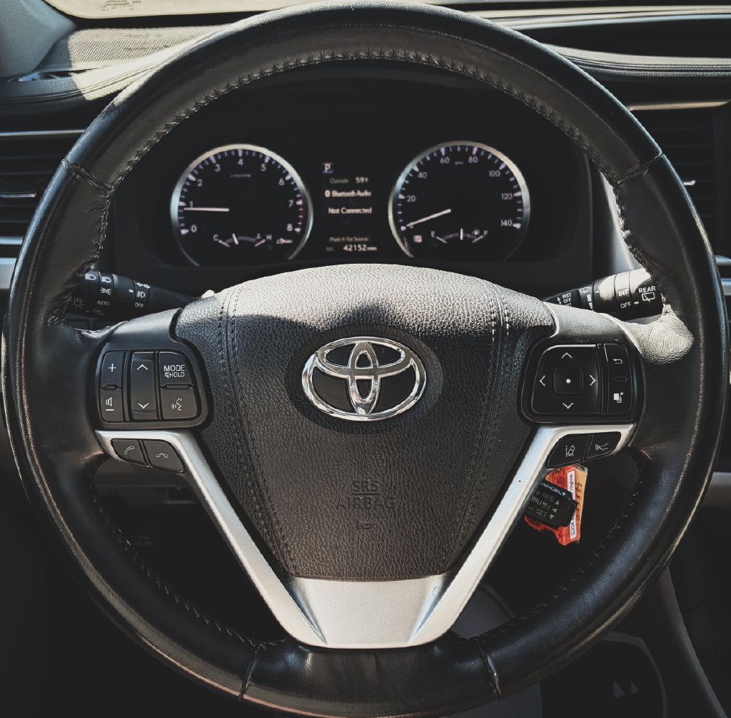 Used 2018 Toyota Highlander Plus FWD image 18