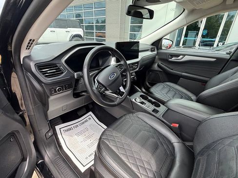 Certified 2023 Ford Escape Platinum w/ Premium Technology Package AWD/4WD image 19