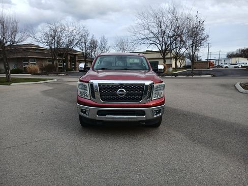 Used 2017 Nissan Titan SV image 8