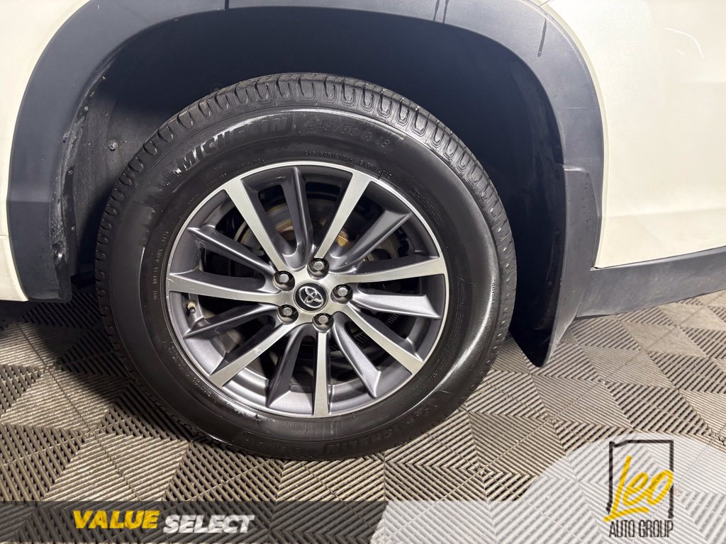 Used 2018 Toyota Highlander XLE AWD/4WD image 28