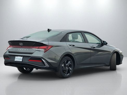 New 2026 Hyundai Elantra Sport image 4
