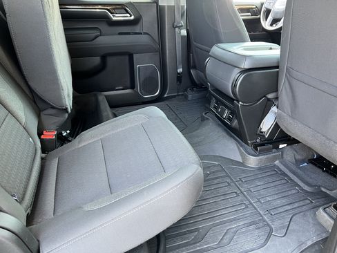 Used 2022 GMC Sierra 1500 Elevation w/ LPO, Elevation Black Package AWD/4WD image 18